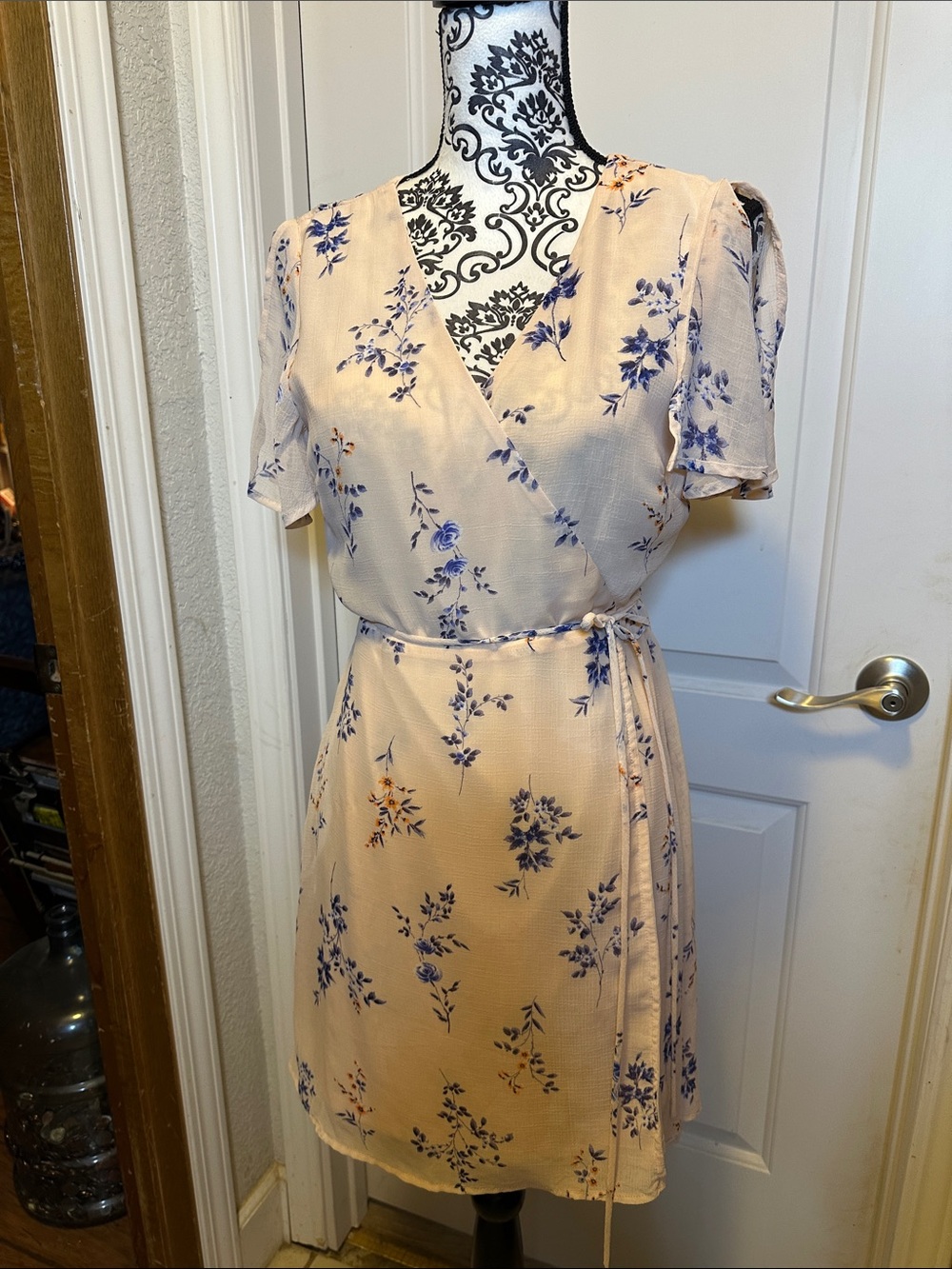 Lulus Floral Wrap Dress Sz M